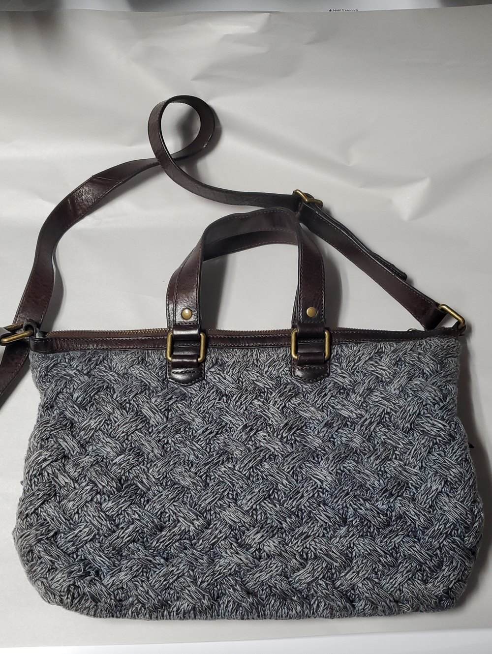 UGG Gray Knit & Brown Leather Cross-Body Bag Chunky Knit Purse Travel - Picture 3 of 13